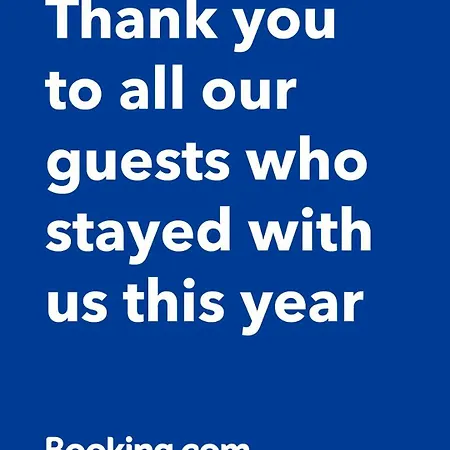 Apartament Debbies 2 Bed With Pool And Garden Views