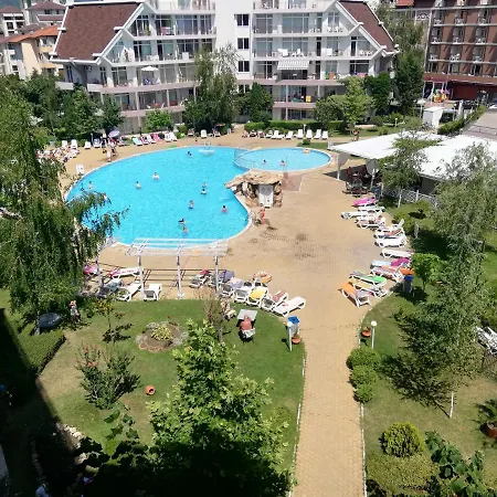 Debbies 2 Bed With Pool And Garden Views Appartement Slantchev Briag