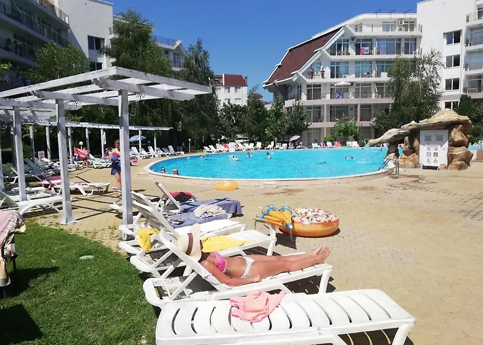 Debbies 2 Bed With Pool And Garden Views * Σάνι Μπιτς