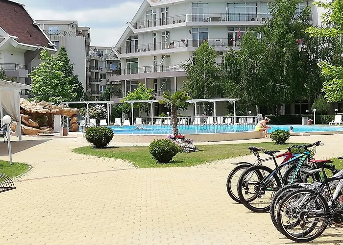 Διαμέρισμα Debbies 2 Bed With Pool And Garden Views